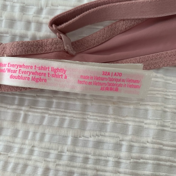 PINK 32A BARELY WORN T-SHIRT BRA - Picture 5 of 5